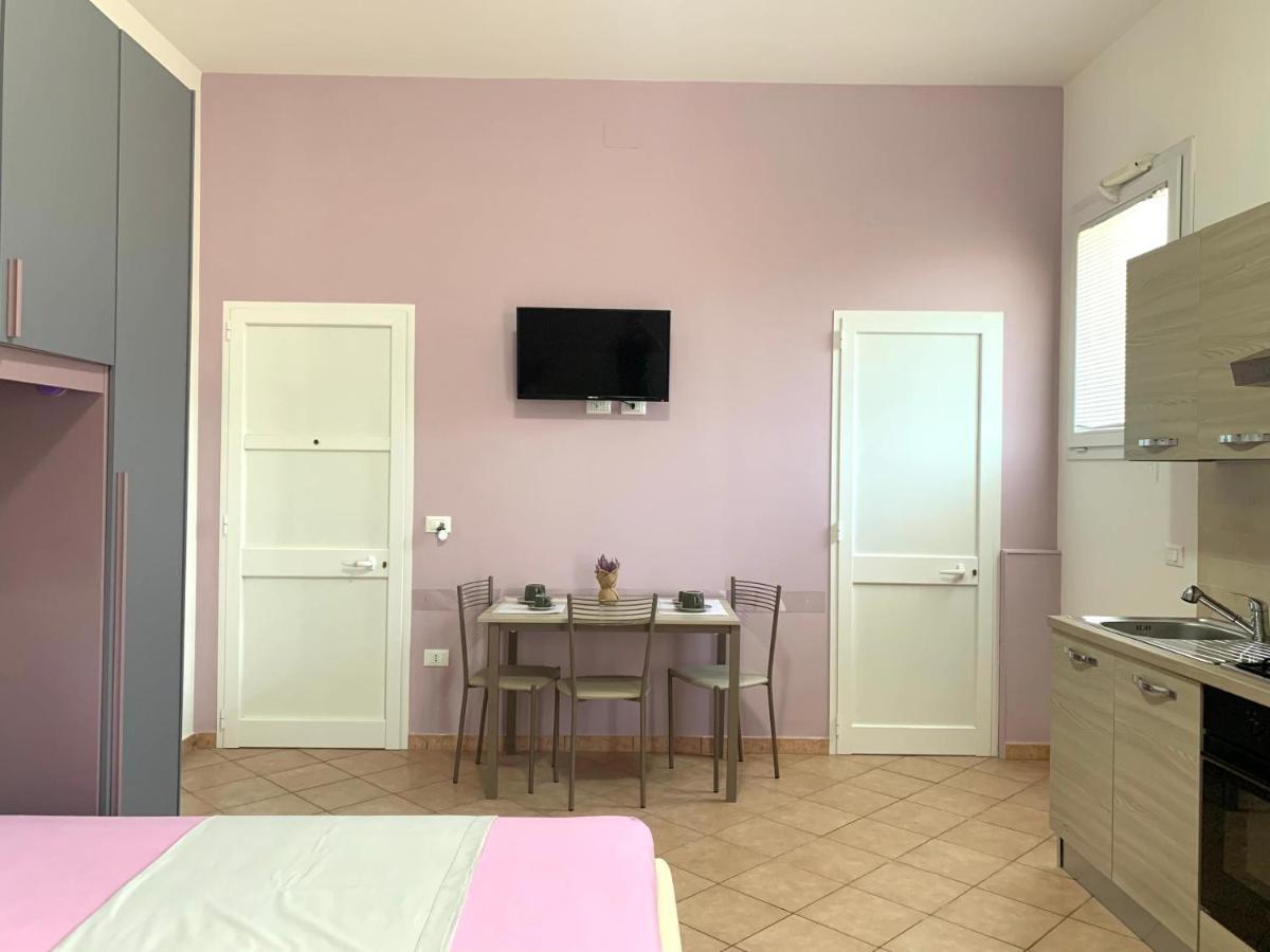Monolocali White Angel Apartments ปอร์โตเชซาเรโอ ภายนอก รูปภาพ
