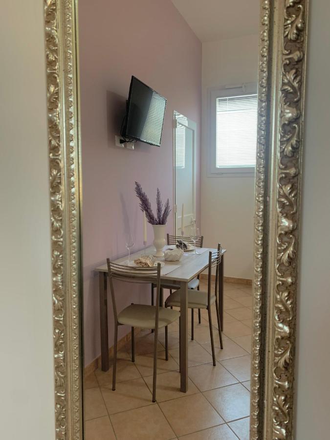 Monolocali White Angel Apartments ปอร์โตเชซาเรโอ ภายนอก รูปภาพ